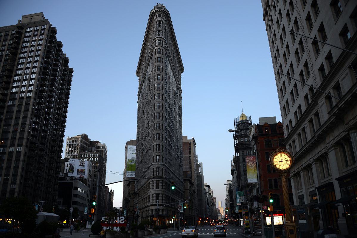 02-02 Flatiron Building Before Sunrise In New York Madison Square Park